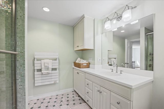 43 Chatham Rd, Norwood, MA 02062