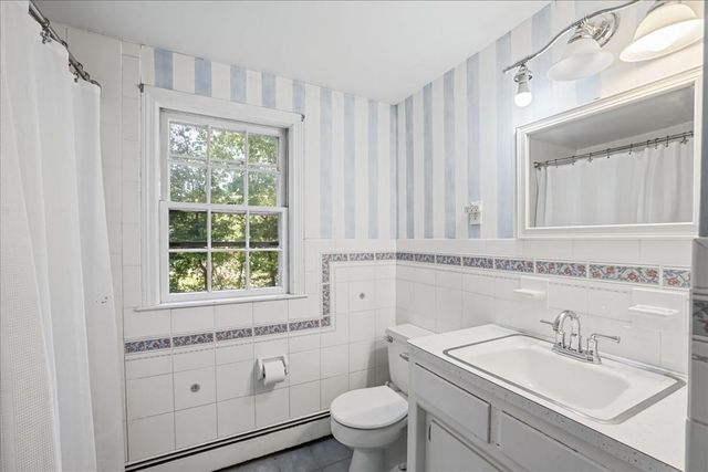 43 Chatham Rd, Norwood, MA 02062