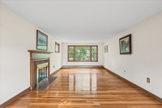 43 Chatham Rd, Norwood, MA 02062