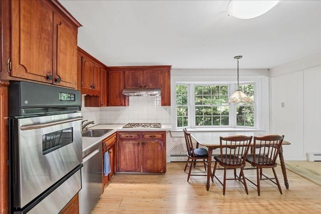 43 Chatham Rd, Norwood, MA 02062