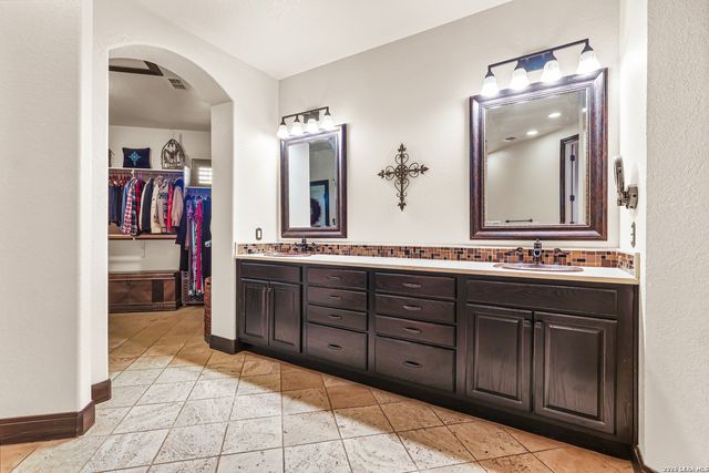 23328 Osceola Bluff, San Antonio, TX 78261