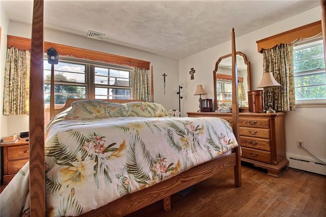 7 Nichols Lane, Westerly, RI 02891