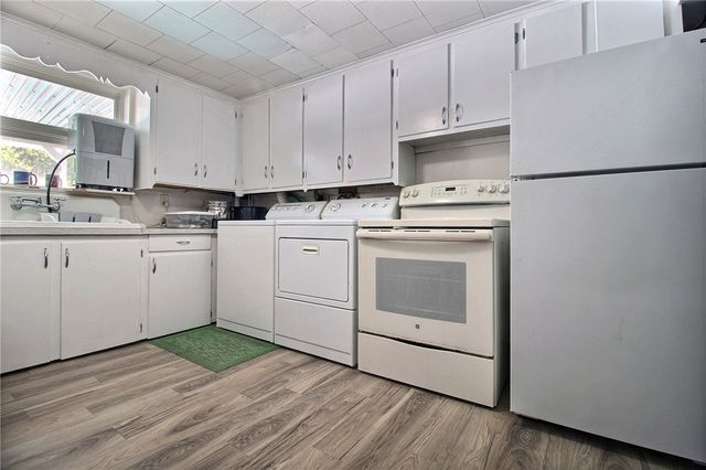 7 Nichols Lane, Westerly, RI 02891
