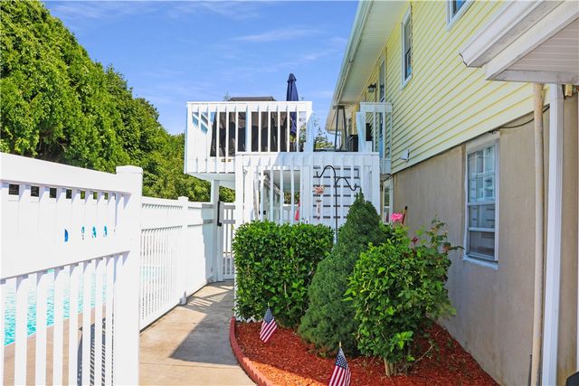 7 Nichols Lane, Westerly, RI 02891