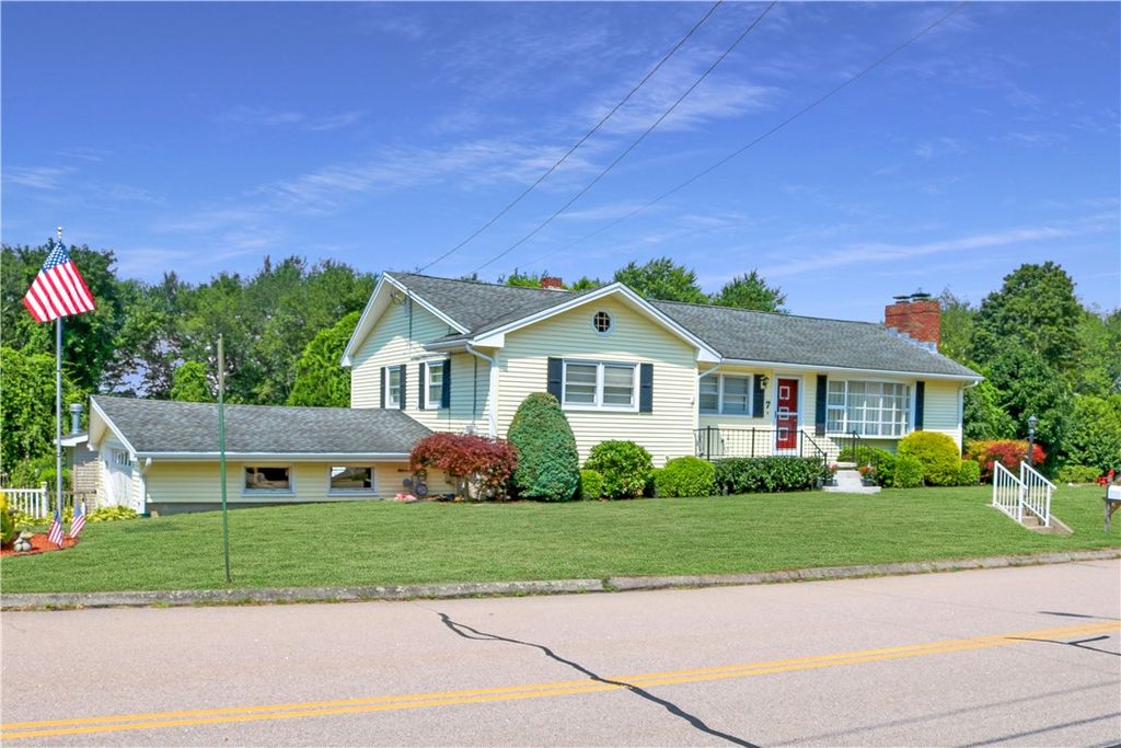 7 Nichols Lane, Westerly, RI 02891