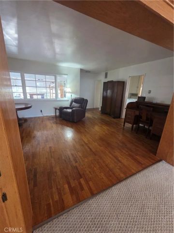 6825 Glacier Drive, Riverside, CA 92506