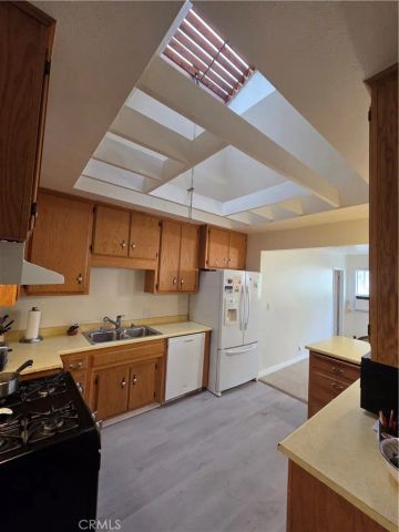 6825 Glacier Drive, Riverside, CA 92506