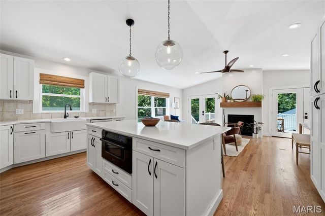 856 Fuhrmann Terrace, Kirkwood, MO 63122