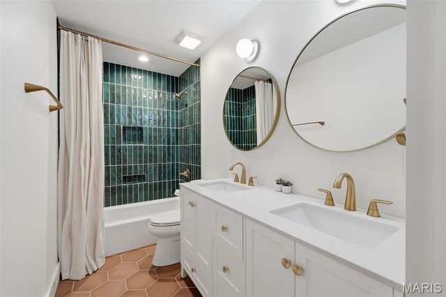856 Fuhrmann Terrace, Kirkwood, MO 63122