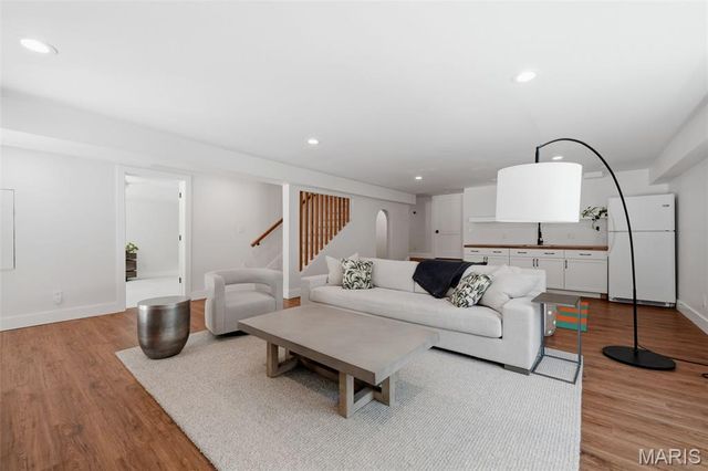856 Fuhrmann Terrace, Kirkwood, MO 63122