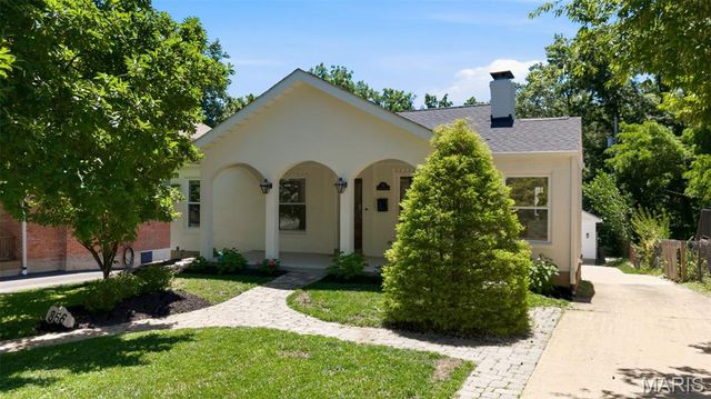 856 Fuhrmann Terrace, Kirkwood, MO 63122
