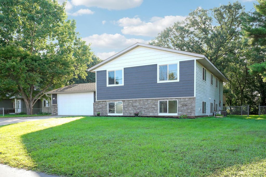 14545 Round Lake Boulevard NW, Andover, MN 55304