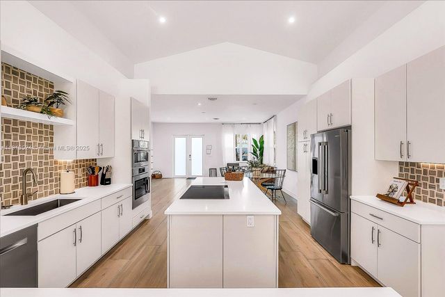 1522 NE 17th Way, Fort Lauderdale, FL 33304