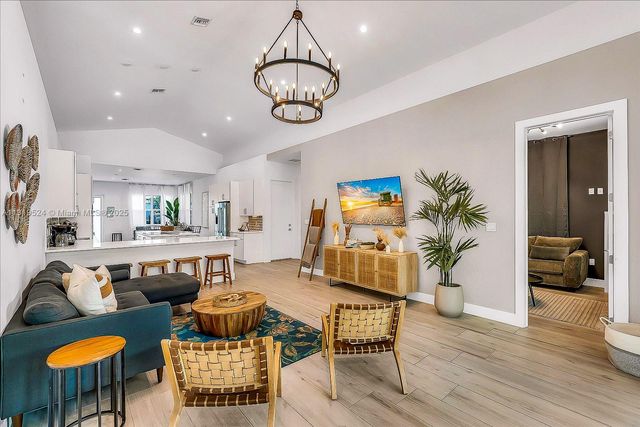 1522 NE 17th Way, Fort Lauderdale, FL 33304