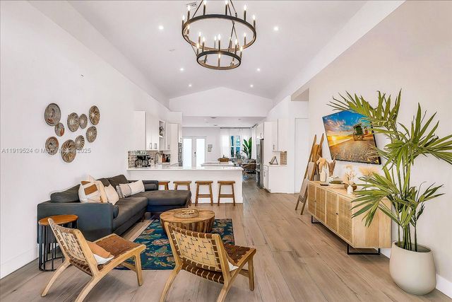 1522 NE 17th Way, Fort Lauderdale, FL 33304