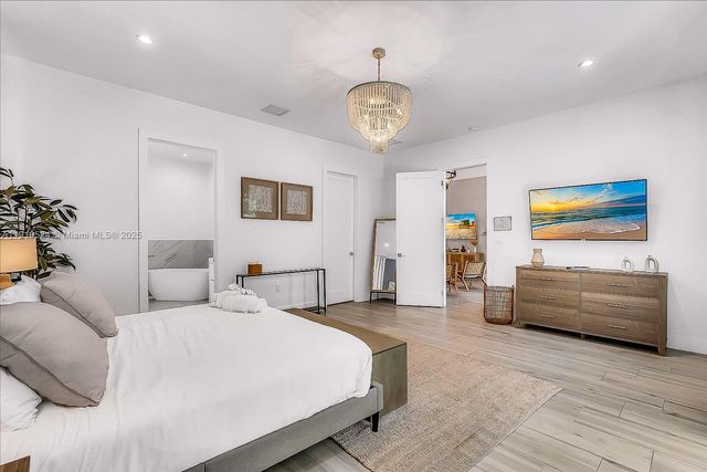 1522 NE 17th Way, Fort Lauderdale, FL 33304