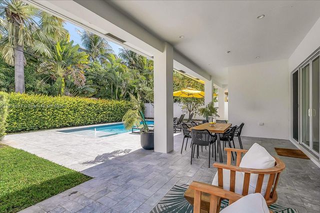 1522 NE 17th Way, Fort Lauderdale, FL 33304