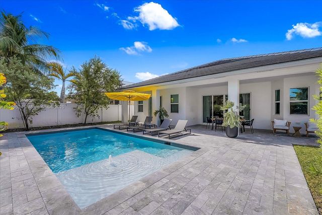 1522 NE 17th Way, Fort Lauderdale, FL 33304