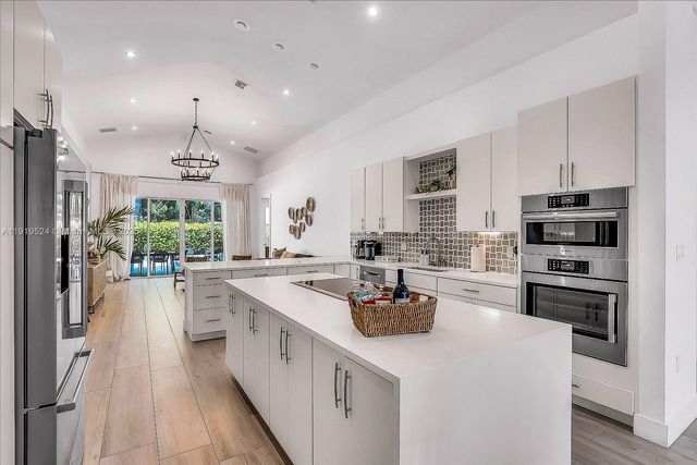 1522 NE 17th Way, Fort Lauderdale, FL 33304