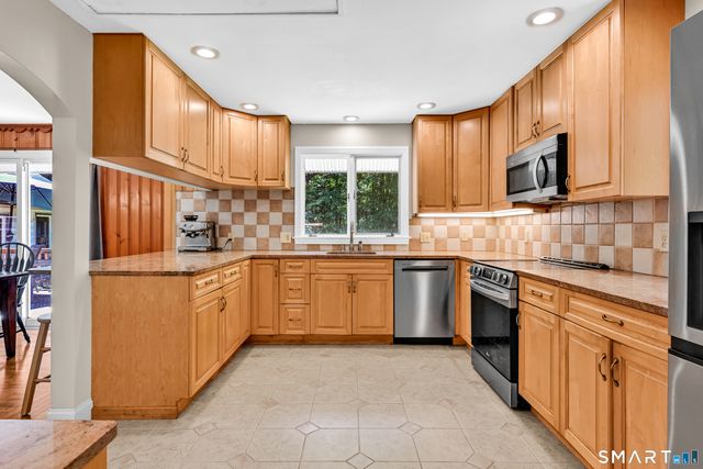 75 Brinsmade Road, Hamden, CT 06514