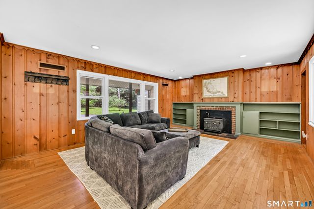 75 Brinsmade Road, Hamden, CT 06514