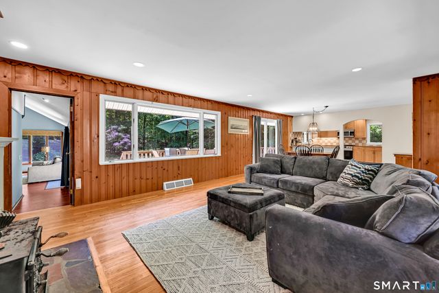 75 Brinsmade Road, Hamden, CT 06514