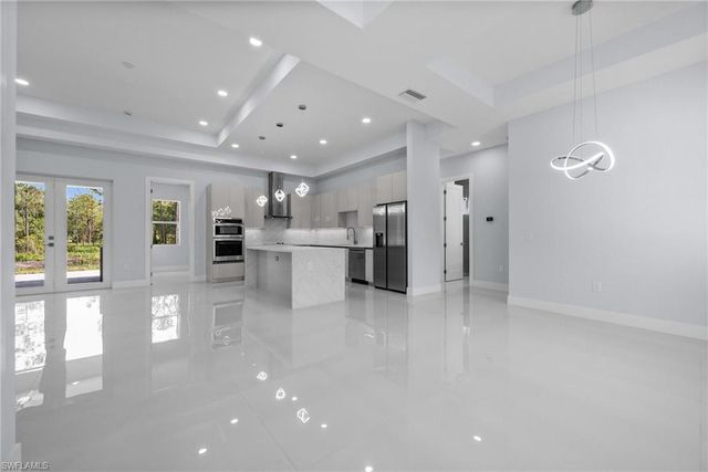 3433 66TH AVE NE, Naples, FL 34120