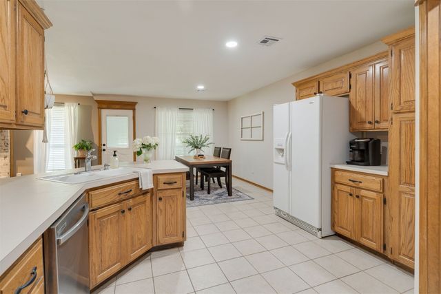 1721 Cherokee Trail, Choctaw, OK 73020