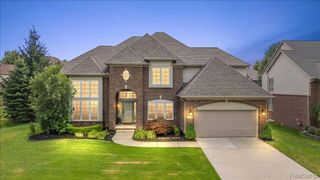 24729 Cavendish Avenue E, Novi, MI 48375