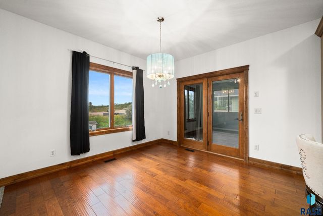 3408 E Broken Arrow St Street, Sioux Falls, SD 57103
