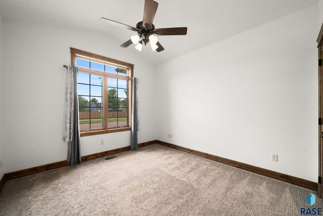 3408 E Broken Arrow St Street, Sioux Falls, SD 57103
