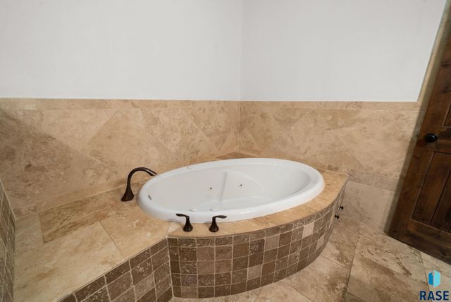 3408 E Broken Arrow St Street, Sioux Falls, SD 57103