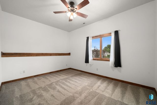 3408 E Broken Arrow St Street, Sioux Falls, SD 57103