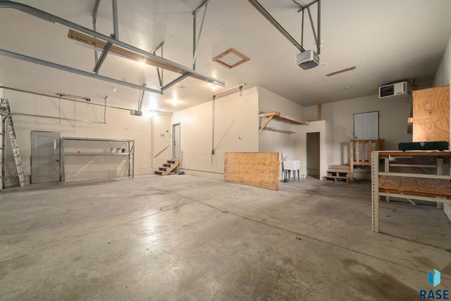 3408 E Broken Arrow St Street, Sioux Falls, SD 57103