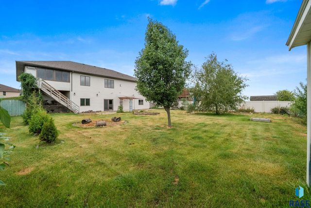 3408 E Broken Arrow St Street, Sioux Falls, SD 57103