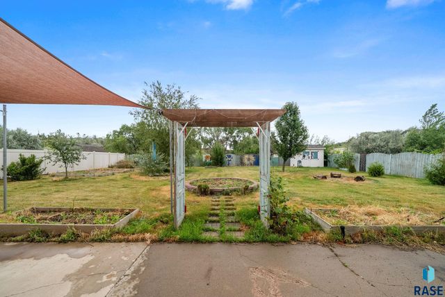 3408 E Broken Arrow St Street, Sioux Falls, SD 57103
