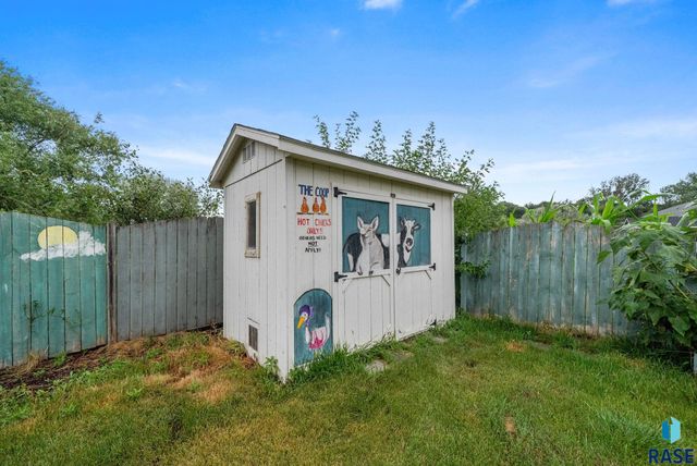 3408 E Broken Arrow St Street, Sioux Falls, SD 57103