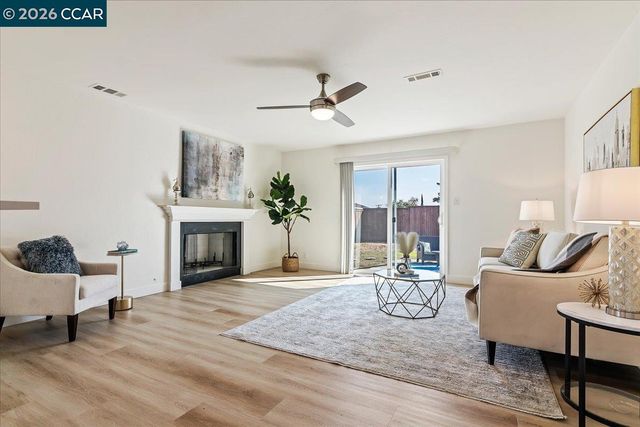 407 Roanoke Dr, Martinez, CA 94553