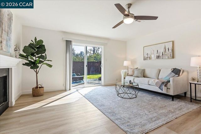 407 Roanoke Dr, Martinez, CA 94553