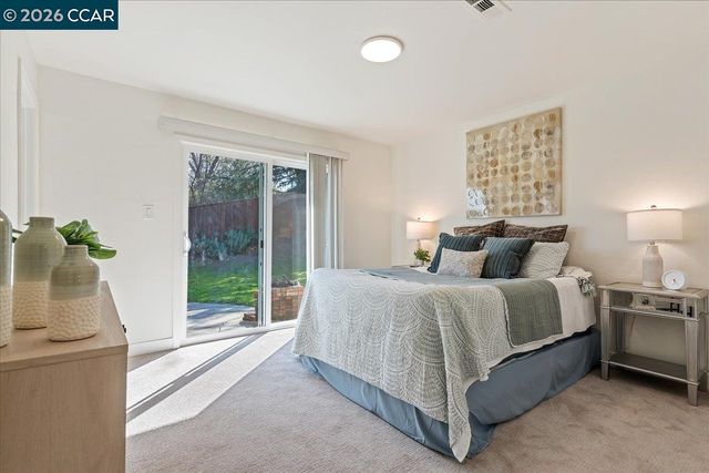 407 Roanoke Dr, Martinez, CA 94553