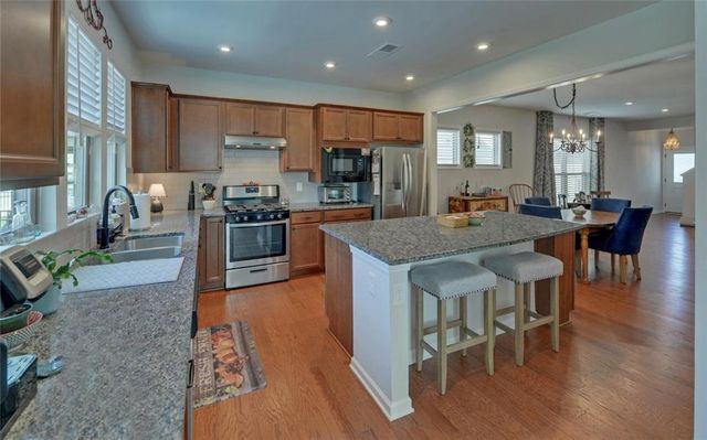 5663 Villa Crest Drive, Hoschton, GA 30548