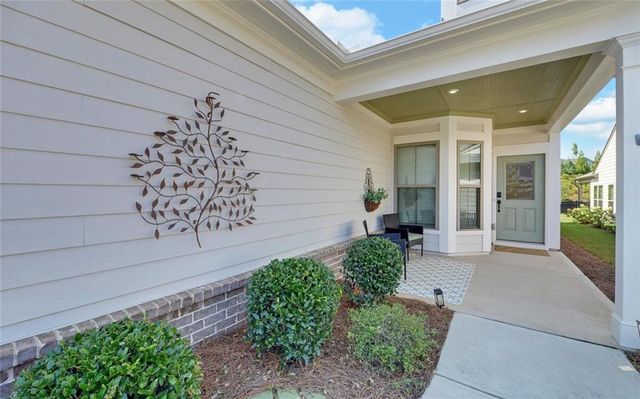 5663 Villa Crest Drive, Hoschton, GA 30548