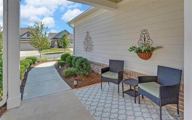 5663 Villa Crest Drive, Hoschton, GA 30548