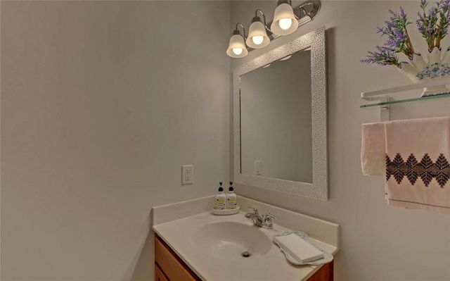 5663 Villa Crest Drive, Hoschton, GA 30548