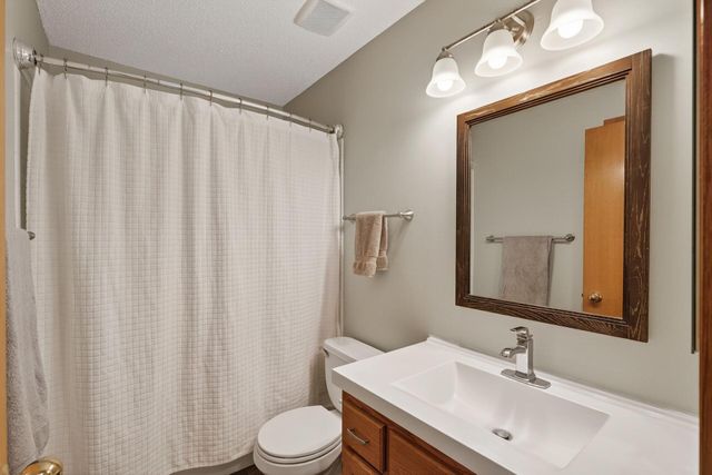 20972 Rendova Street NE, East Bethel, MN 55011