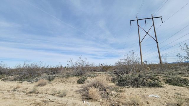 Cor Avenue V Drt 87th Ste, Palmdale, CA 93550