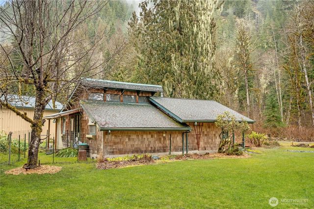 14784 Mountain View Lane, Concrete, WA 98237