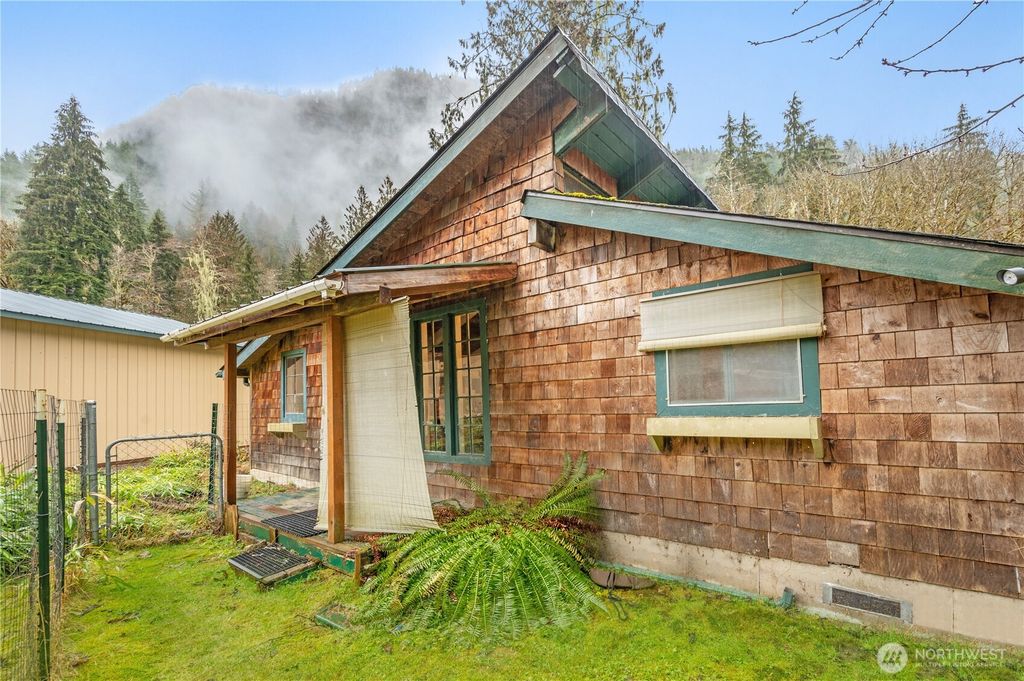 14784 Mountain View Lane, Concrete, WA 98237