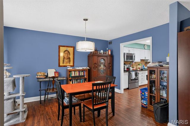 1525 Hampton Hall Drive 12, Chesterfield, MO 63017