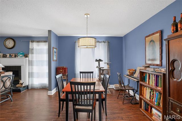 1525 Hampton Hall Drive 12, Chesterfield, MO 63017